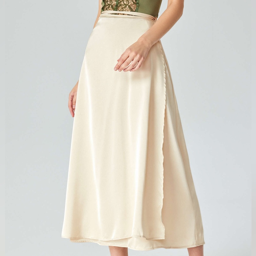 KNOTTED SOLID SATIN MIDI SKIRT